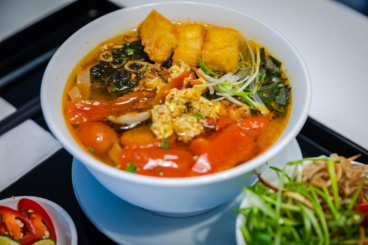 Tru By Hilton Nam Dinh City Centre Bagian luar foto